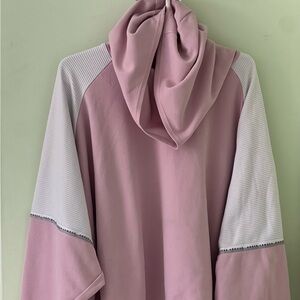 Under Armour Pink and White fleece 🌸